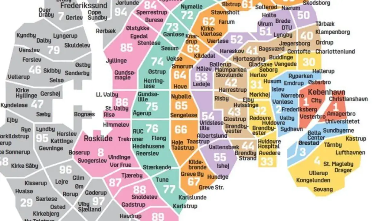 Mapa stref komunikacji miejskiej w Kopenhadze z zaznaczonymi numerami stref.